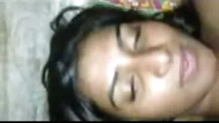 काले-कपाल सौतेनी बहिनीहरूले आराम मा एक मित्र ' लिंग