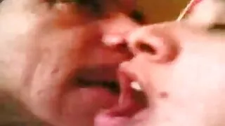महिला महिला पुरूष