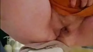 मीठो महिला मानिस को लागि बिल्ली तयार