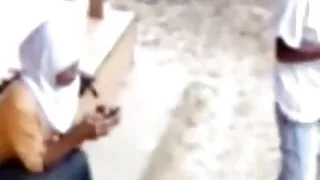 मालिक बिहान चाँडै कार्यालय आए र कार्यालय मा सचिव