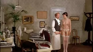 सींगदार hahal एक कालो केटी द्वारा सम्मिलित